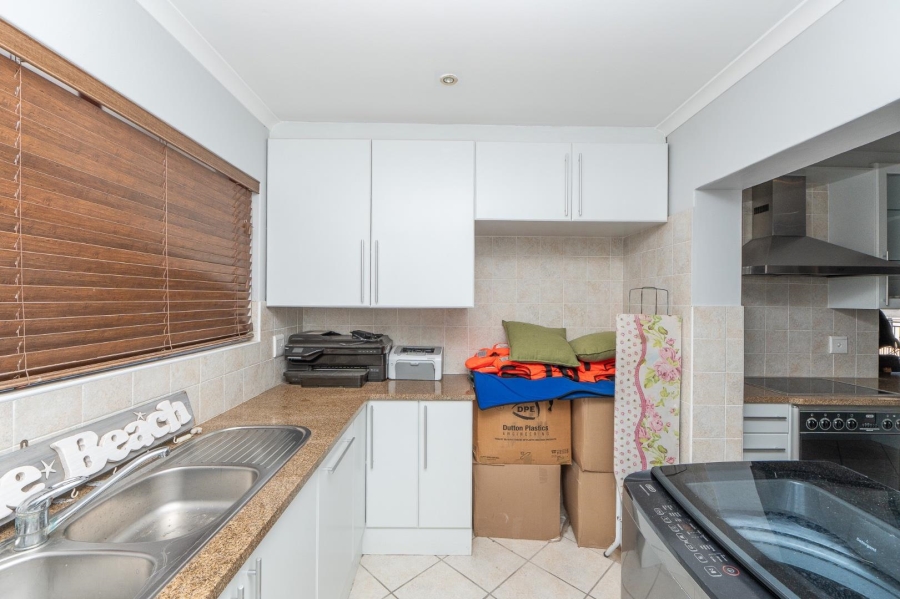 7 Bedroom Property for Sale in Myburgh Park Western Cape